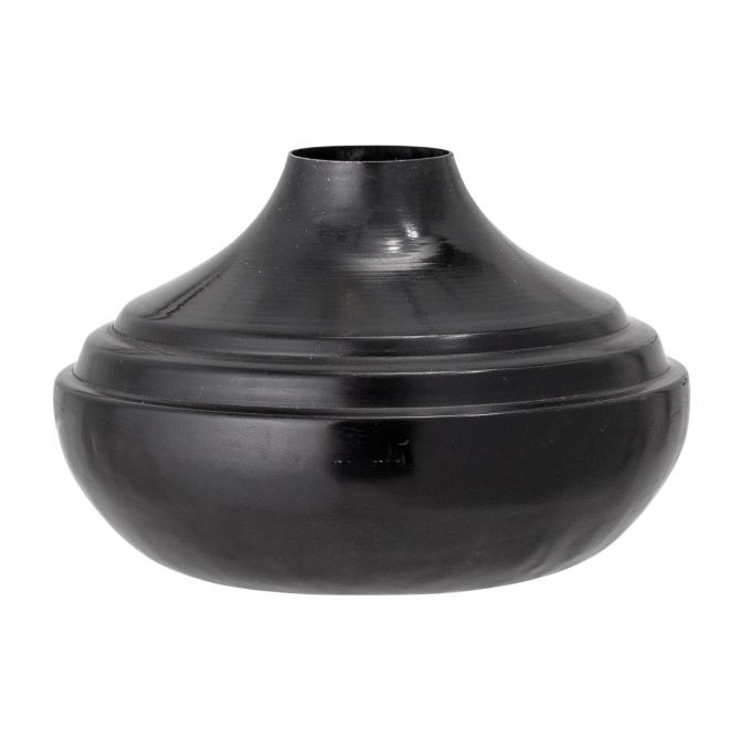 Bloomingville Vase Masih Schwarz Metall H8cm Ø12cm. Kleine moderne Vase aus Eisen im skandinavischem Design. Deko und Wohnaccessoires bei nicenordic.de