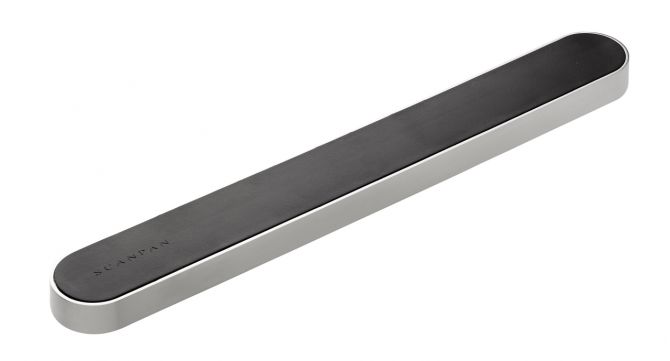 Scanpan Messerleiste magnetisch in Schwarz. Messermagnet aus Edelstahl, 38,5 cm. Messerhalter bzw. Magnetleiste für 5-7 Messer. Küchenzubehör und Küchenutensilien bei nicenordic.de