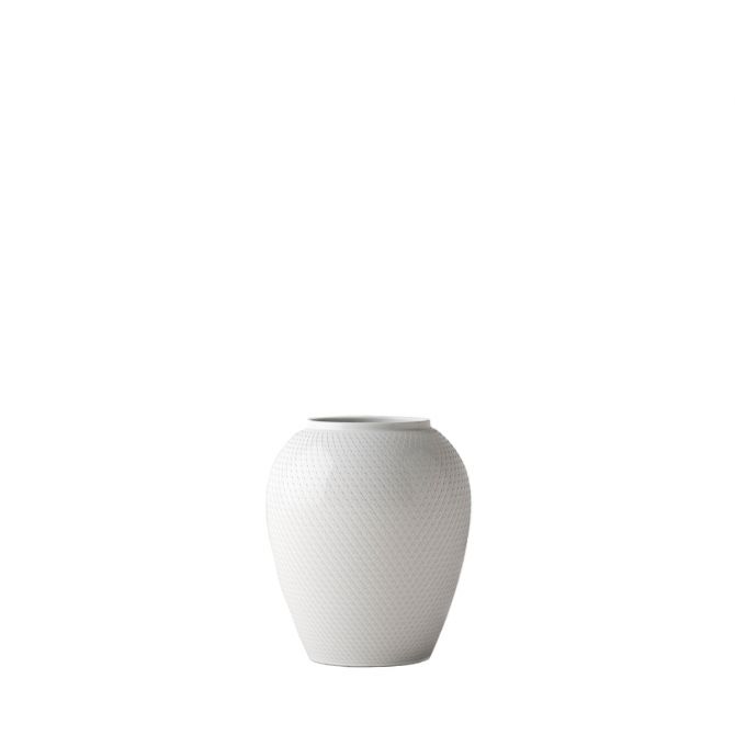 Lyngby Porcelæn Rhombe Vase 16,5 cm weiß Porzellan. Handgefertigt. Lyngby Porzellan Rhombus Vase mit Rauten-Muster. Vasen bei nicenordic